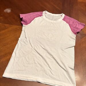 Women’s Lululemon Swiftly Tech shirt
